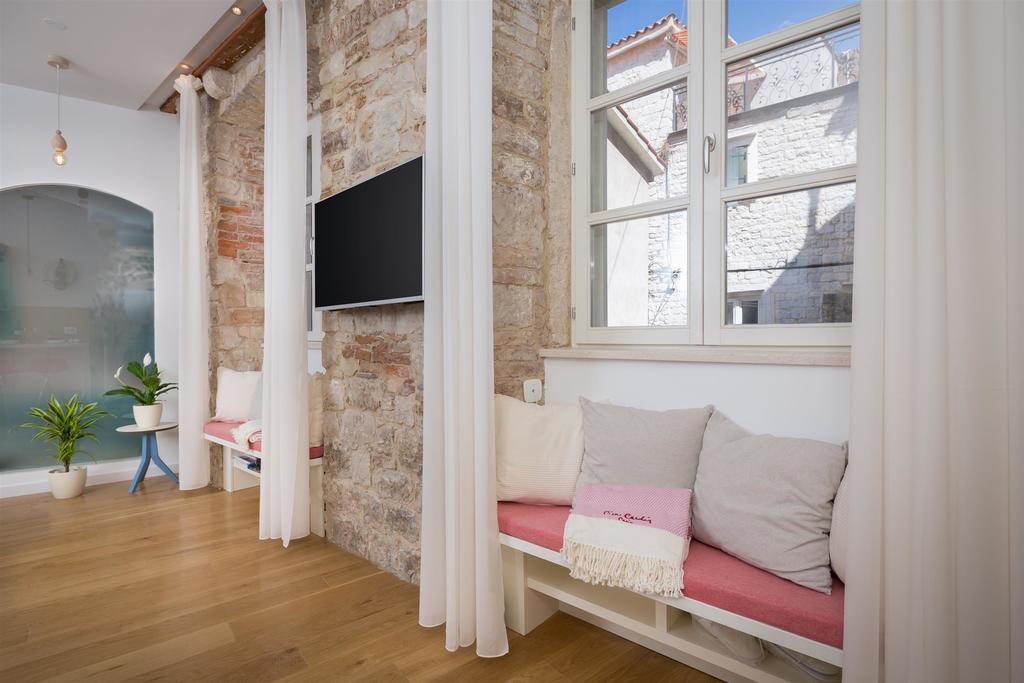 That Place Studio Apartment Trogir Eksteriør billede