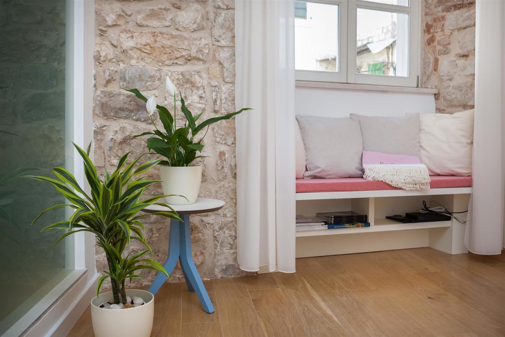 That Place Studio Apartment Trogir Eksteriør billede