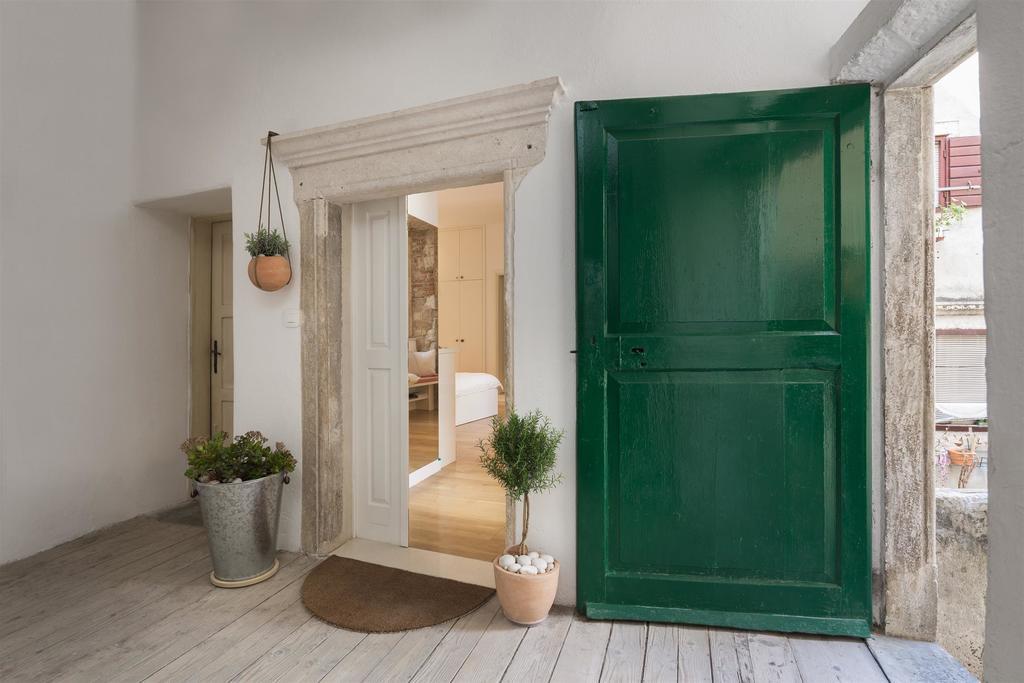 That Place Studio Apartment Trogir Eksteriør billede